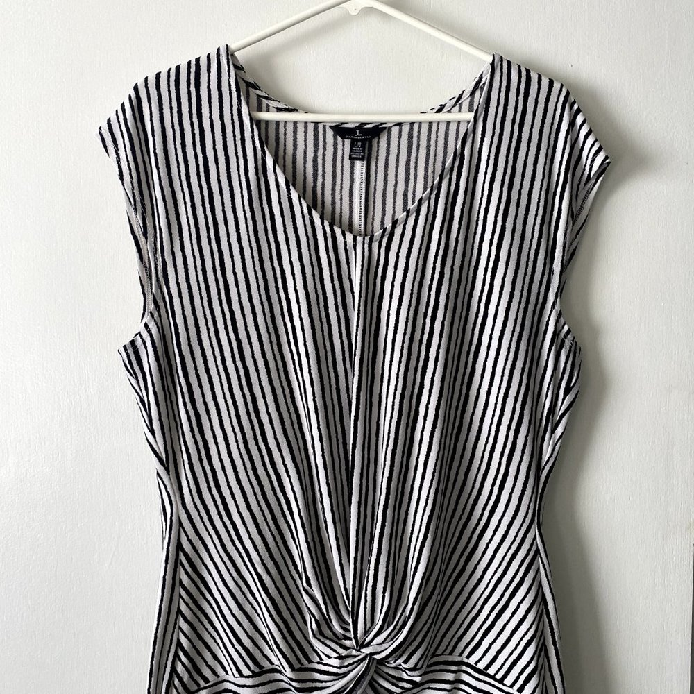 Jules & Leopold front tie stripe blouse SZ LG. Front knot, cap sleeve